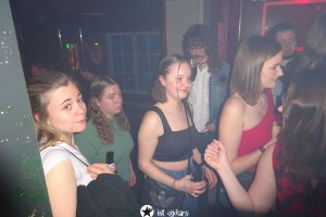 blau in den sommer 18 20230514