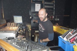 bus stop 13 20150208