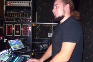 outtake and wired up live 70 20221002